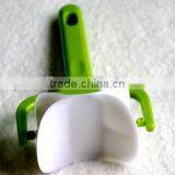 Wholesale Stock Small Order Kitchen 360 Degree Rotate Dumpling Wrapper Mould thumbnail-5