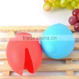 Professional Hand Press Juicer Lime Squeezer Manual Lemon Juicer Silicone Hand Citrus Press Juicer thumbnail-3