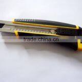 High Quality Rubber Grip Utility Knife With 8 Pcs of Spare Blades thumbnail-1