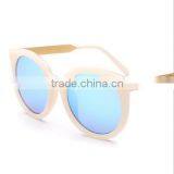 Wholesale Fashion Women's Retro Round Sunglasses thumbnail-2