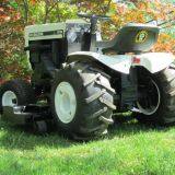 75 Hp 140hp 4 Wheel Tractor Farm Equipment Four Wheel 48KW
