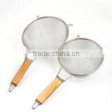 Kitchen Using Stainless Steel Mesh Filter Strainer for Cooking