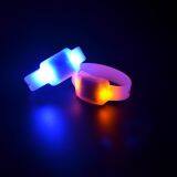 Дистанционно управляемый силиконовый цветно-переключающийся концертный гимнастический наручный пояс, наручный пояс с заменяемыми батареями и мигающими светодиодами thumbnail-1