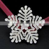 New Hollow Design Rose Brooches 2016 Gold Shine Crystal Rose Brooch for High End Party Dress thumbnail-5