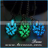 Vintage Antique Bronze Shell Copper Luminous Crystal Necklace thumbnail-5