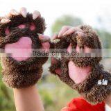 China Supplier Warm Very Thick Cartoon Bear Paw Gloves thumbnail-2