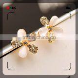 Small Cheap Gold Flower Earrings thumbnail-1