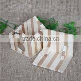 Незначительные деревянные украшающие подарочные коробки в форме маленького дома для Рождества thumbnail-4