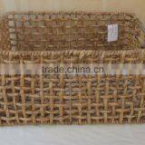 Weaving Water Hyacinth Baskets With Handle and Iron Frame thumbnail-2
