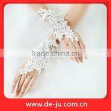 Hotsale Sexy White Silk Transparent Lace Bridal Gloves Beautiful Lace Glove thumbnail-1