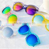 2016 Women New Style Fashion Round Translucent Crystal Frame Sunglasses thumbnail-3