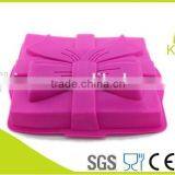 Gift Pattern Shape Big Cake Silicone Pan thumbnail-1