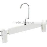 Square Hook White Plastic Skirt/Pant Hanger With Adjustable Clips thumbnail-3