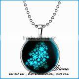 Popular Christmas Gifts Luminous Necklace Christmas Tree Pendant Necklace for Girl thumbnail-1