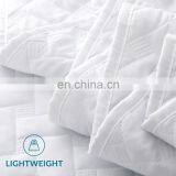 Delicate Multi Purpose Movable Woven 100% Microfiber Polyester Quilt Bedspread Set thumbnail-5