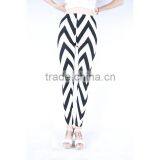 Ladies printed leggings with V-striped
