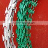 Wholesale BTO-22 Powder Coated Razor Barbed Wire thumbnail-2