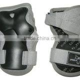 Wrist Palm Safety Gear WRIST GUARDS For Roller Derby Skateboard thumbnail-1
