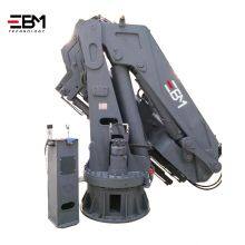 Морской манипуляторный кран для шельфовых работ с складывающейся телескопической стрелой, волновым компенсатором и дистанционным управлением thumbnail-2