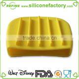 Hot Selling! Comfortable Health-care Cute Silicone Body Massage Gloves thumbnail-3