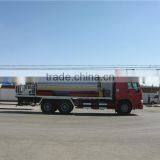 SINOTRUK 6x4 12000liters Bitumen Sprayer Truck thumbnail-2