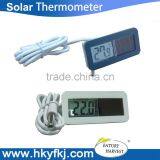 2015 Small Solar Power Digital Thermometer for saving Energy