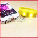 China Supplier Custom Flash Lights Silicone LED Wristbands With Competitive Price thumbnail-3