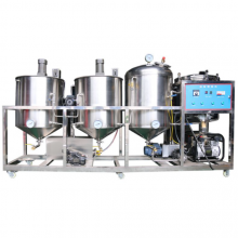 Vegetable oil refinery machine with vacuum tank