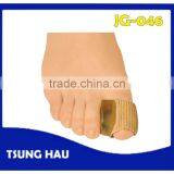 Hallux Valgus Gel Toe Separator thumbnail-1