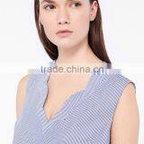Striped Cotton Top With Wave Cut V-neck and Hem Sleeveless Shirt Tank Tops thumbnail-5