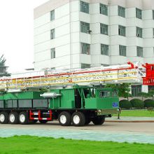 Mobile Truck-Mounted 2000m Drilling Rig 650HP Workover Rigs Self-Propelled Drilling Rig