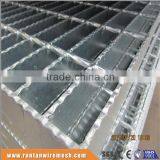 Hot Dipped Galvanzied Plain Floor Platform Walkway Bar Serrated Steel Step Grating (Trade Assurance) thumbnail-5