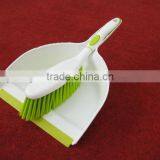 Plastic Dustpan With Brush Set thumbnail-2