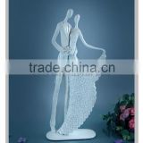 Resin Love couple statue for wedding gifts