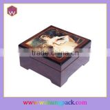 Novelty Gift Music Box Personalized Wooden Music Birthday Box With Custom Figure Cover