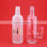 popularity cheap frosted vit bottles 700ml botellas de vidrio licores 750 ml cork glass bottle 700ml
