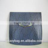 Fashion Snake Frame Clutch thumbnail-1