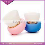 Soft Nylon Cleansing Facial Brush thumbnail-4