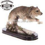 Resin Wolf Jumping Figurines for Home Decoration thumbnail-1