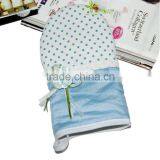 OEM China New Style Duck Tongue Shape Printed Dot Cute Kitchen Towel Oven Mitts thumbnail-4