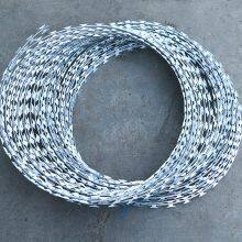 Diamond Green PVC Coated Chain Link Fence - Durable and Aesthetic Security Solution thumbnail-2