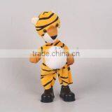 BATTERY OPERATED SHAKE HEAD TIGER
