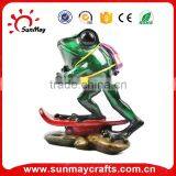 Oem Cheap Resin Skating Frogs Statue for Decoration thumbnail-2