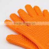 Heart Shaped Orange Silicone Oven Mitt thumbnail-5