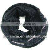 Fashion 100% acrylic knitted cable snood with metal chain