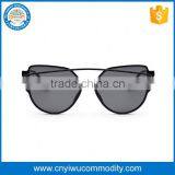 High Quality Fashion Luxuy Wood Polarized Sunglasses for Women thumbnail-1