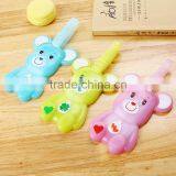 N146 Factory Supplier High Quality Hot Sale Cute Cartoon Custom Brown Bear Shape Luggage Tag thumbnail-2