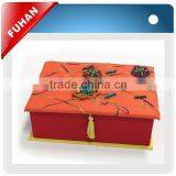 Новейший стиль 2013 года маленький ручной подарочный упаковочный ящик для свадьбы thumbnail-1