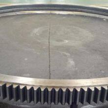 Heavy Duty Three Row Cylindrial Slewing Roller Bearing Ring 131.50.4000 With External Gear thumbnail-1