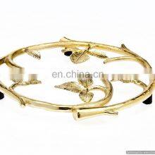 золотой круглый подставка для горячих блюд с причудливой кромкой